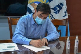 El intendente Pablo Grasso firmó títulos de propiedad de tierra
