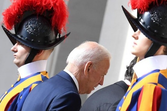 El Papa Francisco se reúne con Joe Biden en el Vaticano