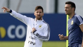 Lionel Scaloni: "Lionel Messi está bien y, si sigue así, va a jugar"