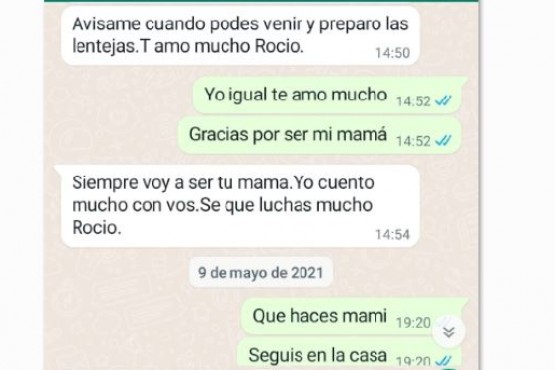 Rocío compartió un fragmento del chat con su mamá.