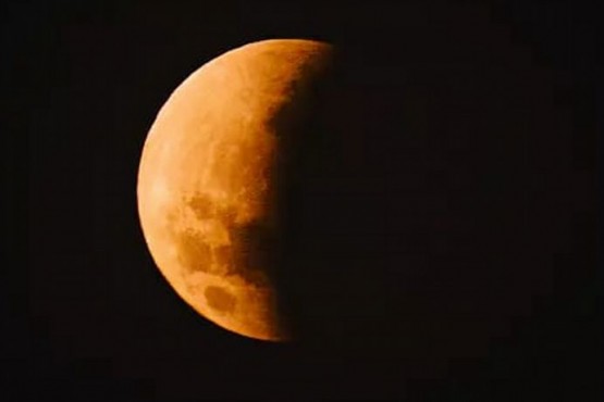 Seguí en vivo el eclipse lunar más largo del siglo