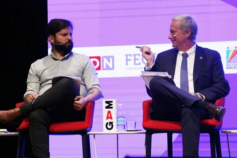 Gabriel Boric (izquierda) y José Antonio Kast (derecha). (Foto: Europa Press)