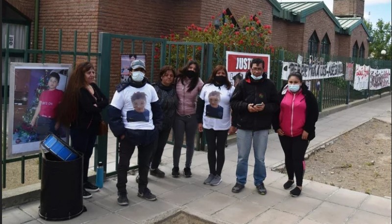 Las familias de los nenes fallecidos se encuentran fuera de la Cámara Oral.