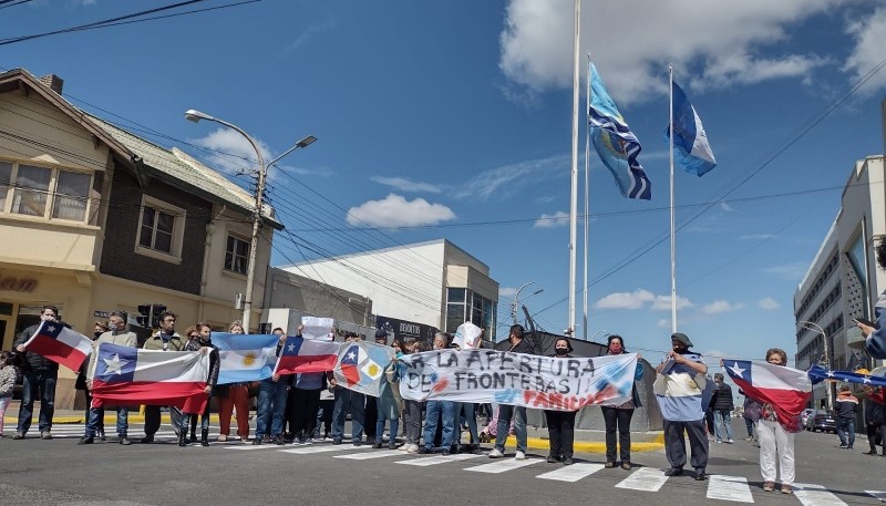 Familias piden la reapertura de las fronteras terrestres con Chile. 