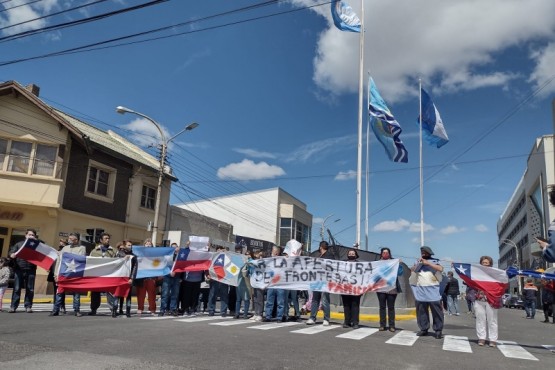 Familias piden la reapertura de las fronteras terrestres con Chile. 