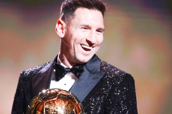 Lio Messi con el balón de oro