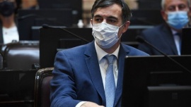 Esteban Bullrich: "Debo renunciar a la banca de senador para dedicarme a mi familia y la ELA"