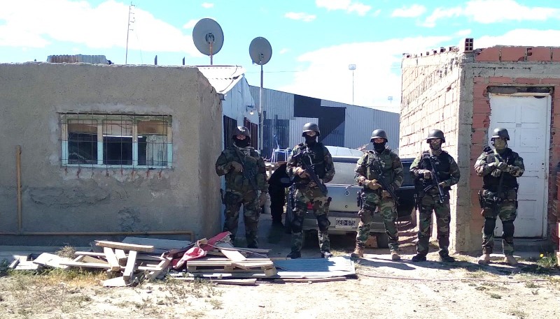 Vivienda allanada por la policía.