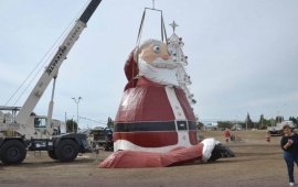 Este sábado harán el encendido del Papá Noel gigante en la Rotonda Samoré