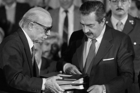  Raúl Alfonsín el 15 de diciembre de 1983