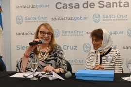 Alicia Kirchner junto a Taty Almeida presentaron el libro "Alejandro, por siempre amor"