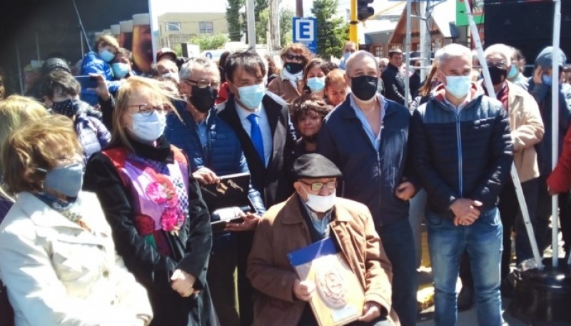 Homenajearon al vecino residente con mayor antigüedad en Río Gallegos (foto JCC)