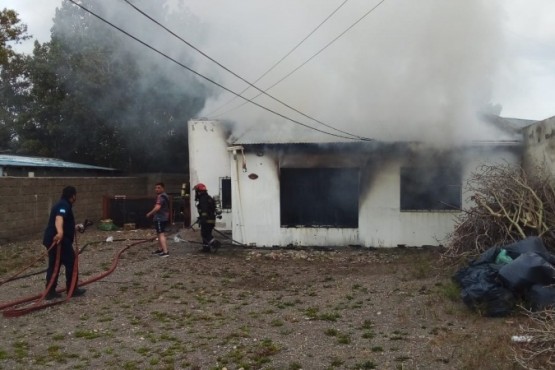 Río Gallegos: Incendio sobre una vivienda deja pérdidas totales