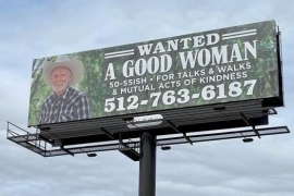 Hombre busca pareja poniendo su foto en una valla publicitaria