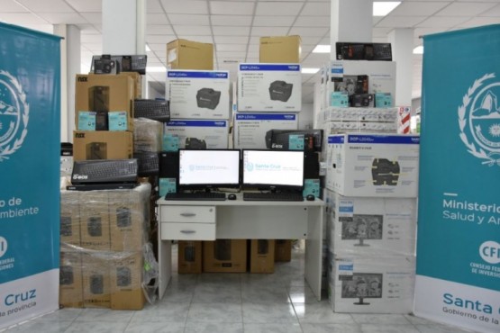 Computadoras e impresoras a Centros de Salud de la provincia