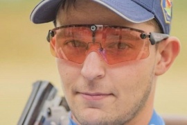 Murió un joven campeón mundial de tiro tras agacharse a buscar cartuchos y dispararse por accidente