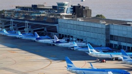 Aerolíneas Argentinas canceló 7 vuelos por contagios de coronavirus