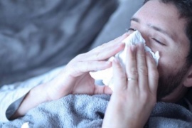 Cómo diferenciar los síntomas de Ómicron de un resfrío común