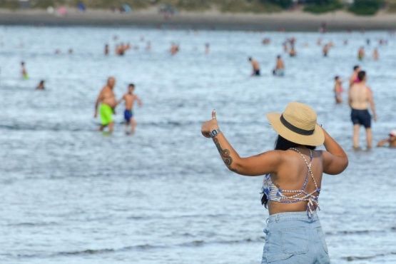 Playa de Madryn colmada.  