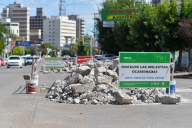 Avanzan los trabajos de bacheo en distintos puntos de Trelew