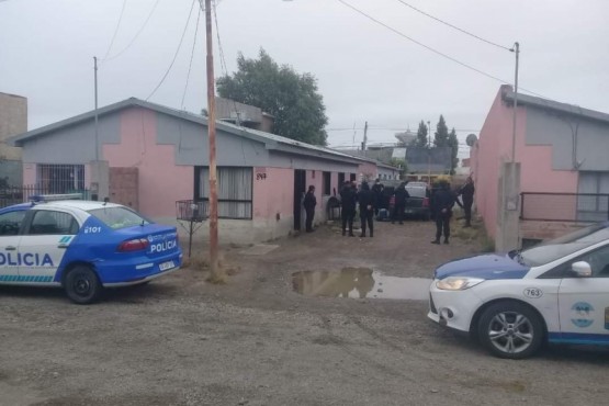 Vivienda allanada por el personal de la Comisaría Quinta.