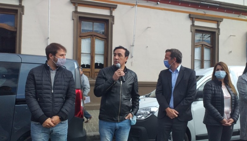 Pablo Grasso junto a Leandro Zuliani e Ignacio Perincioli. (Fotos C.R.)