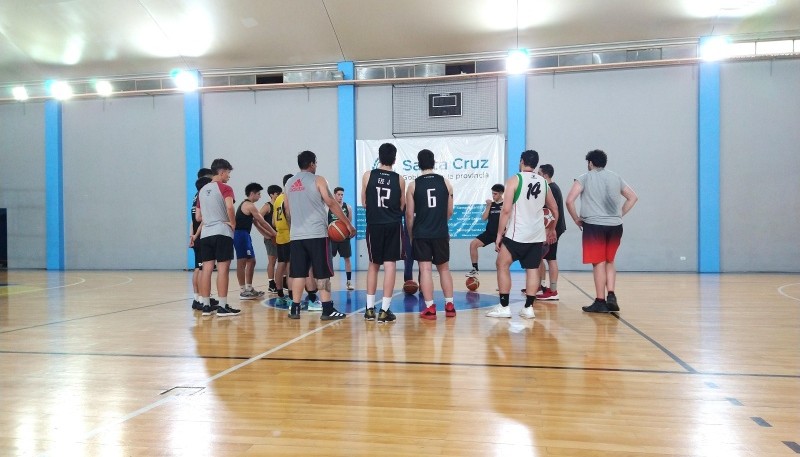 El equipo está entrenando en el CEPARD.