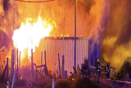 Murieron tres chicos por un incendio en una casa