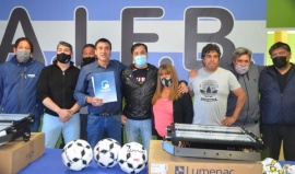 El municipio donó luces led a la Asociación Independiente de Fútbol de los Barrios