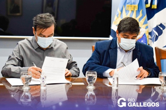 El Ministro de Salud Claudio García firmó convenios con Pablo Grasso 