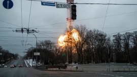 Rusia bombardeó una torre de televisión en Kiev y hay cinco muertos