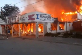 Después del incendio: Reinauguraron la panadería La Unión de Tolhuin
