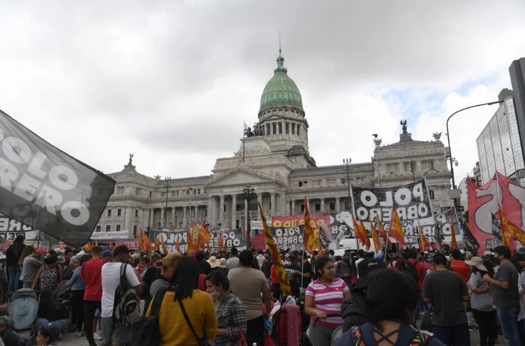 Protesta frente al Congreso.