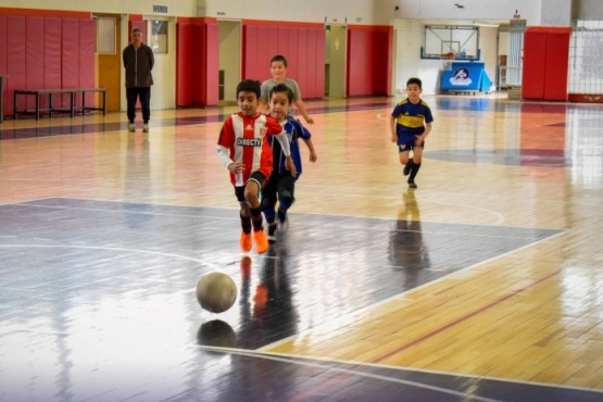 Hay diversas disciplinas para que los chicos puedan practicar.