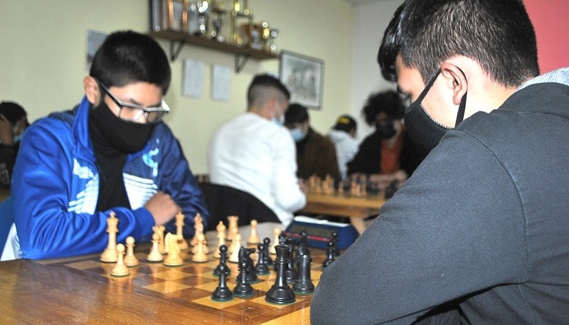 Buen nivel de juego mostró en general los Sub-18. 