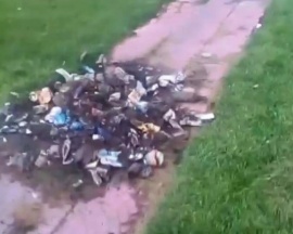 Anónimos arrojaron basura en plena costanera de Río Gallegos