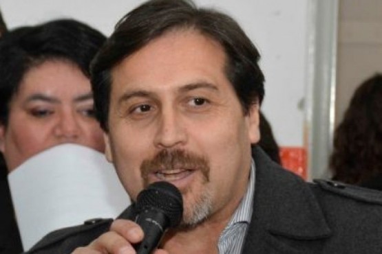 Néstor González, intendente de Puerto Santa Cruz.