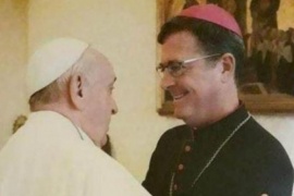 Cómo son los días de García Cuerva conviviendo con el Papa Francisco