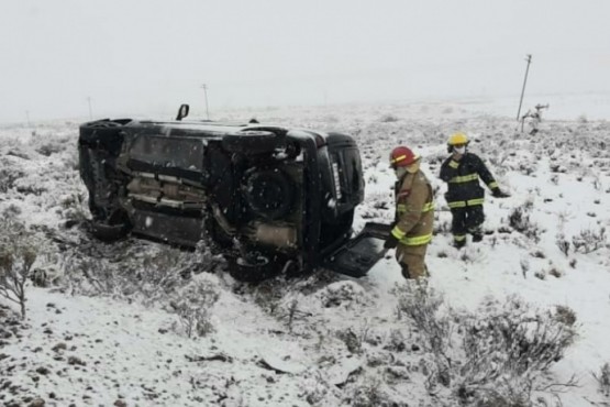 El rodado tras volcar terminó sobre uno de sus laterales. 