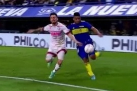 Qué dijo Ángel González le la jugada que todo Boca pidió penal: "No sé si fue mano o no"