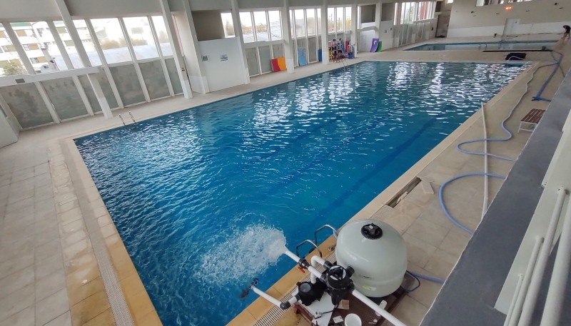 El natatorio se está poniendo a puntos para el inicio de las actividades. (C. G)