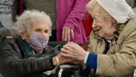 Emotivo homenaje en la exESMA para las Madres de Plaza de Mayo