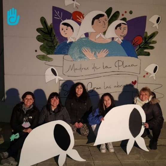 Realizaron mural en conmemoración a las Madres de Plaza de Mayo