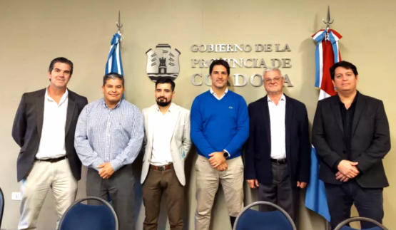 D’Avena junto a otros secretarios en Córdoba. 