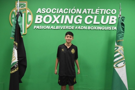 Julián con la camiseta del Boxing.