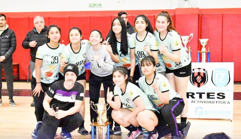 Las flamantes campeonas. 