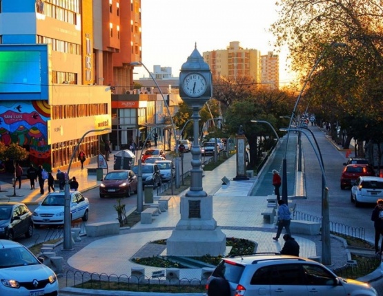 La Carta Orgánica de la ciudad de San Luis expresa la importancia de un pleno protagonismo de sus habitantes como fundamento de una democracia participativa.