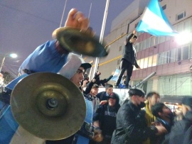Locura total por Argentina: vecinos de Río Gallegos festejaron la Copa