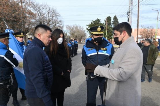 Concretaron la entrega de uniformes a efectivos policiales y de seguridad en Las Heras