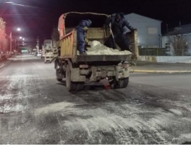 Plan Invernal 2022: comenzó el operativo de sal en las calles